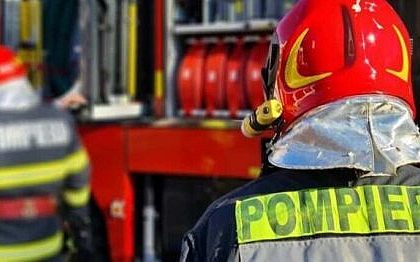 suparat ca sotia la parasit un bosancean sa imbatat si a incendiat podul casei