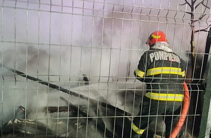 surpriza neplacuta din partea nepoatei de 8 ani venite in vizita la unchiul ei din vicovu de sus i a incendiat casa