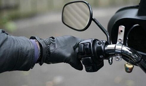 urmarire ca in filme pe strazile sucevei motociclist fara permis prins dupa ce a ignorat semnalele politiei