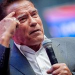 Arnold Schwarzenegger a implinit 79 de ani Nu uitati nu puteti sa urcati pe scara succesului cu mainile in buzunare