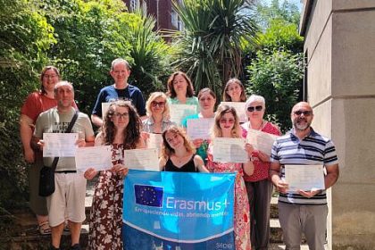 Profesori de la Scoala Gimnaziala George Voevidca din Campulung Moldovenesc participanti la un curs de formare Erasmus in Paris FOTO