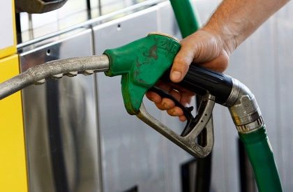Romania are cea mai ieftina benzina din regiune Pana cand va ajunge statula la pompa