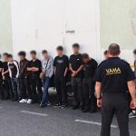 18 migranti transportati cu tirul ca produse din hartie atat vehiculul cat si incarcatura au fost intoarse din drum si predate autoritatiilor bulgare