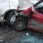 Accident intre doua masini pe un pod din Brodina in urma caruia o persoana a fost ranita provocat de un sofer de Audi care a intrat pe contrasens