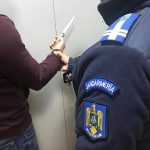 Agresat de tatal vitreg de 70 de ani un barbat de 53 de ani din Suceava si a gasit ajutorul nu la mama ci la politie