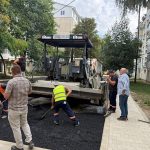 Aleea Jupiter din Suceava va beneficia de un nou covor asfaltic Primarul Rimbu viziteaza santierul foto