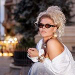 Alexandra Crisan isi lanseaza cartea Tradare Rece