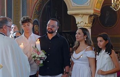 Andra si Maruata si au reinnoit juramitele la biserica dupa 18 ani de casnicie Au petrecut pana in zori alaturi de Holograf 3 Sud Est si Leo de la Rosiori