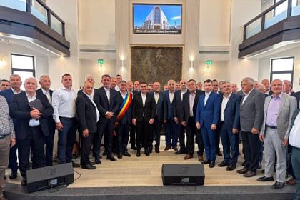 Biserica penticostala cu 1500 de locuri deschisa la Volovat La eveniment a fost prezent si presedintele Consiliului Judecean Gheorghe Soldan