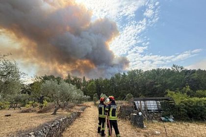 Cel de al doilea grup de lucru al modului national specializat in stingerea incendiilor de padure RO GFFF V dislocat in Republica Franceza intre 16 si 31 iulie s a intors aseara in Romania FOTO