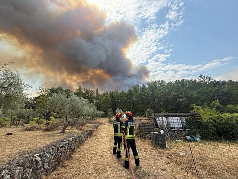 Cel de al doilea grup de lucru al modului national specializat in stingerea incendiilor de padure RO GFFF V dislocat in Republica Franceza intre 16 si 31 iulie s a intors aseara in Romania FOTO
