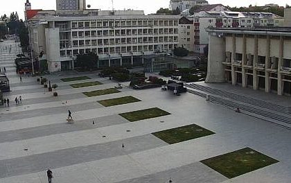 Cetatenii Sucevei sunt consultati despre cum si ar dori sa arate centrul orasului Primaria pregateste un proiect de finantare pentru Amenajarea spatiilor verzi pe esplanada Casei de Cultura si dotarea zonei centrale cu mobilier urban