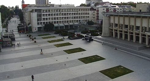 Cetatenii Sucevei sunt consultati despre cum si ar dori sa arate centrul orasului Primaria pregateste un proiect de finantare pentru Amenajarea spatiilor verzi pe esplanada Casei de Cultura si dotarea zonei centrale cu mobilier urban