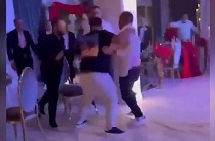 Conflict cu pumni si injurii izbucnit intre doi contrabandisti de tigari pornit de la o femeie intr un bar din Brodina
