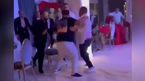 Conflict cu pumni si injurii izbucnit intre doi contrabandisti de tigari pornit de la o femeie intr un bar din Brodina