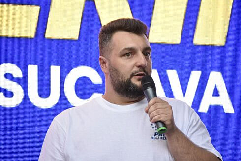 Consilierul judelean Catalin Tibeica a renuntat la functia de presedinte al PNL Radauti Acest proiect de presedintie era viabil pana la revenirea domnului Loghin in partid Unii si ar fi dorit sa divizeze partidul in doua foto