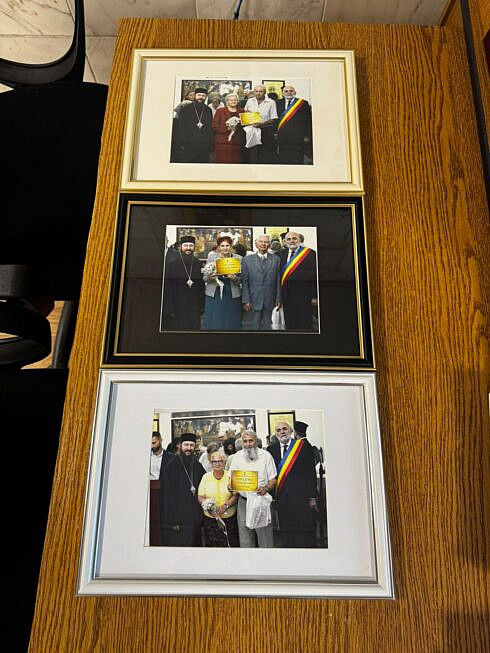 Cuplurile de aur celebreaza in Suceava primesc cate o fotografie din partea Primariei foto