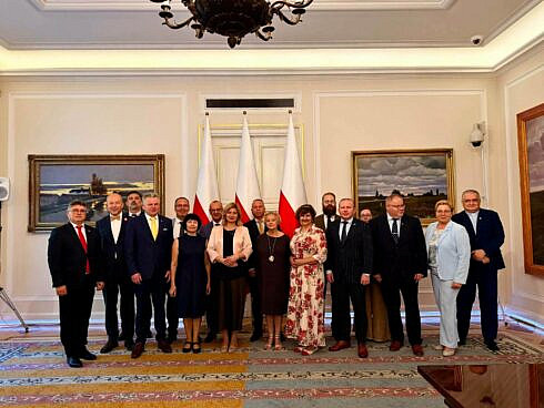 Deputatul Ghervazen Longher a reprezentat comunitatea poloneza din Romania la ceremonia organizata la un an de la investirea presedintelui Poloniei Karol Nawrocki foto