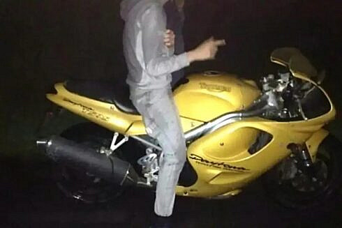 Dosar penal pentru un motociclist in varsta de 19 ani care conducea cu un permis nevalid