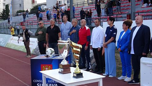 Echipele de fotbal din Suceava si Schwaben se afla in finala Turneului Internaional pentru Juniori 4 regiuni pentru Europa pe stadionul Constantin Jamaischi din Falticeni foto