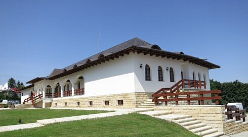IPS Calinic dezminte zvonurile conform carora Arhiepiscopia Sucevei si Radauilor ar avea 150 de angajati