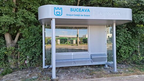 Inca 3 statii de autobuz din Suceava au fost renovate cu arhitectura urbana moderna Unele dintre ele vor avea cismele foto
