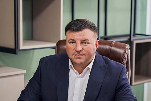 La Marginea incepe construirea unui parc fotovoltaic cu fonduri europene Primarul Lazar a semnata contractul pentru executia lucrarilor Energia electrica va fi utilizata pentru autoconsum