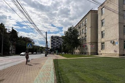 La Policlinica din Suceava va fi amenajata o noua statie de autobuz de 8 metri echipata cu o banca mare