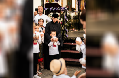 Manastirile si schiturile din Arhiepiscopia Sucevei si Radautilor impreuna cu copiii care vor vedea pentru prima data marea