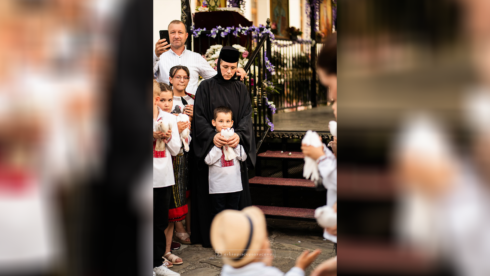 Manastirile si schiturile din Arhiepiscopia Sucevei si Radautilor impreuna cu copiii care vor vedea pentru prima data marea