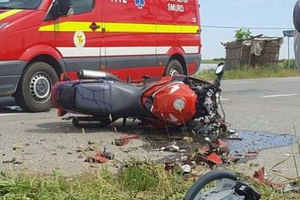 Motociclist de 25 de ani in stare de coma dupa o coliziune grava cu un autoturism