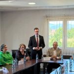 Prefectul Bogdan Pastrav discuta cu sucevenii din diaspora la Vicovu de Sus Consider ca dialogul direct este esential pentru a transforma intentia de revenire in oportunitati concrete si mai ales in povesti de succes in judetul Suceava