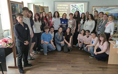 Premiul III obtinut de echipa de seniori a Colegiului Dragos Voda Campulung Moldovenesc la Concursul National de Proiecte Antidrog Impreuna foto