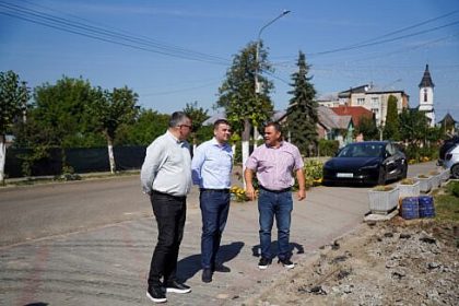 Presedintele Gheorghe Soldan viziteaza santierele unor investitii in derulare de aproape 15 milioane de lei la Solca foto