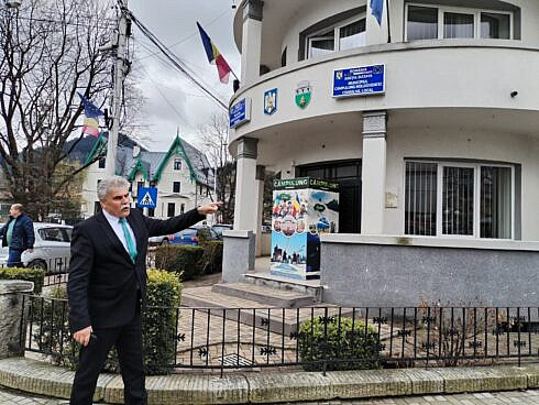 Primaria Campulung Moldovenesc organizeaza o consultare publica pentru un proiect cu fonduri europene care include refunctionalizarea Cinematografului Moldova reabilitarea piazetelui centrale si amenajarea de spatii verzi