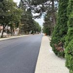 Primarul Vasile Rimbu anunta finalizarea asfaltarii strazii Bujorilor din Burdujeni in termenul promis cuvant dat cuvant respectat foto