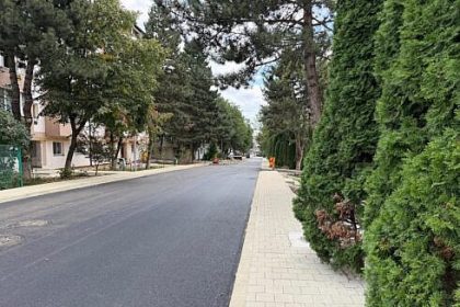 Primarul Vasile Rimbu anunta finalizarea asfaltarii strazii Bujorilor din Burdujeni in termenul promis cuvant dat cuvant respectat foto