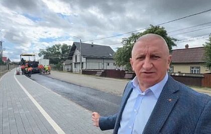 Primarul din Vicovu de Sus Vasile Iliut asigura ca toate investitiile de peste 100 de milioane de euro aflate in derulare vor fi finalizate FOTO