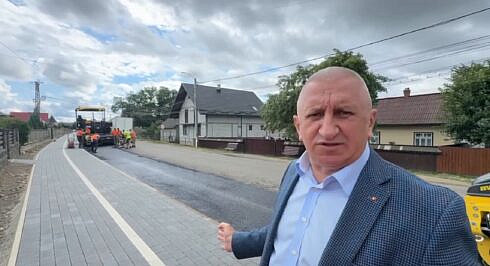 Primarul din Vicovu de Sus Vasile Iliut asigura ca toate investitiile de peste 100 de milioane de euro aflate in derulare vor fi finalizate FOTO