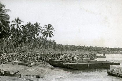 Puscasiimarin ataca plaja de la Guadalcanal