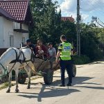 Raid de amploare al politiei in comuna Arbore la care a participat si primarul Tiperciuc foto