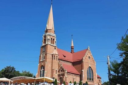 Ramasie din masa corporal a Sfntului Francisc din Assisi aduse n pelerinaj la Basilica Minor din Cacica cu ocazia comemorrii a 800 de ani de la moartea sa