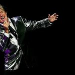 Rod Stewart operat pe inima la 81 de ani Artistul isi anuleaza concertele si face o pauza de patru saptamani