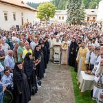 Schimbarea la Fata a Mantuitorului Hristos sarbatorita prin Liturghie arhiereasca la Manastirea Slatina foto