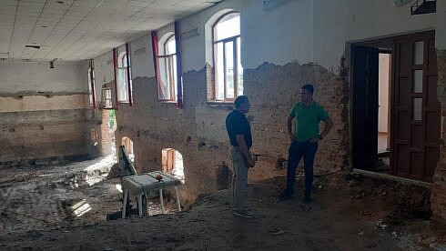 Se deschid noi santier e in Liteni Au inceput lucrarile de consolidare reabilitare si eficientizare energetica a Caminului Cultural cu fonduri europene foto