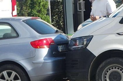 Soferita internata in spital din cauza unui sofer imprudent