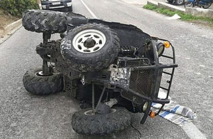 Tanar de 19 ani cu traumatism cranian sever dupa ce a cazut cu ATV ul pe sosea din cauza vitezei