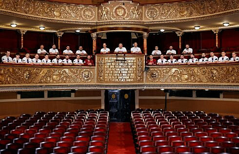 Teatrul National din Timisora si Clubul Sportiv SCM Timisora au demarat in premiera un exercitiu de colaborare