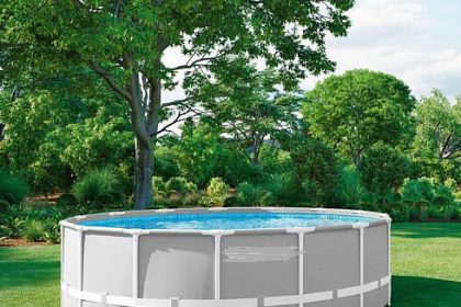 Tragedie intr o familie din Ciprian Porumbescu Fetita de un an si jumatate s a inecat in piscina din curtea casei