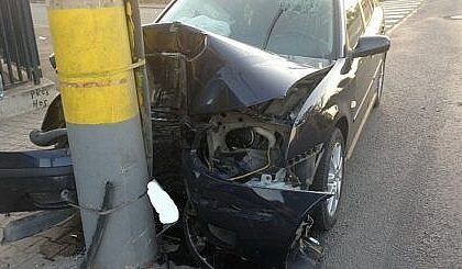 Trei masini implicate intr un accident rutier la Bilca una dintre ele ricosand intr un stalp de electricitate